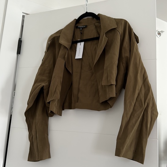 NWT cropped blazer - Picture 2 of 3